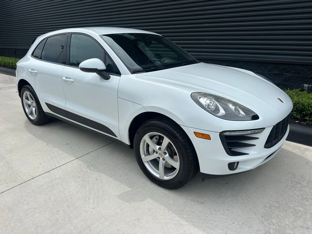 Certified 2017 Porsche Macan AWD/4WD image 11