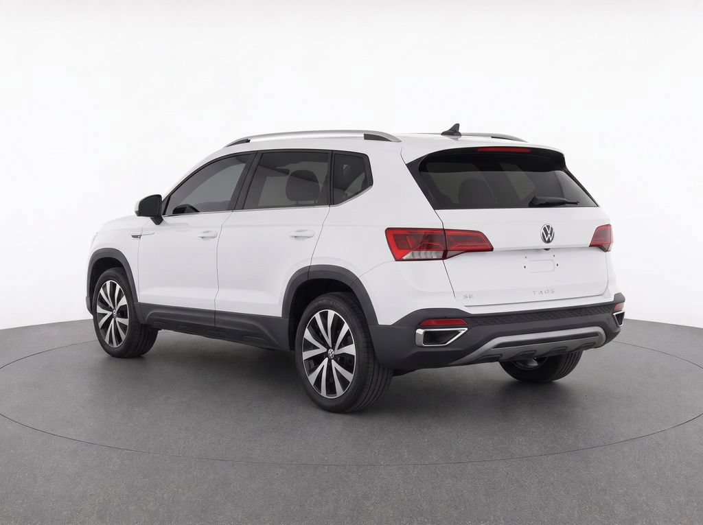Used 2022 Volkswagen Taos SE FWD image 3