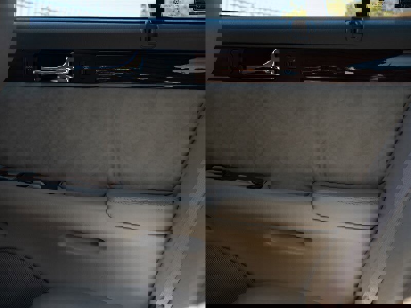 Used 1999 Cadillac Seville SLS w/ Personalization Pkg image 38