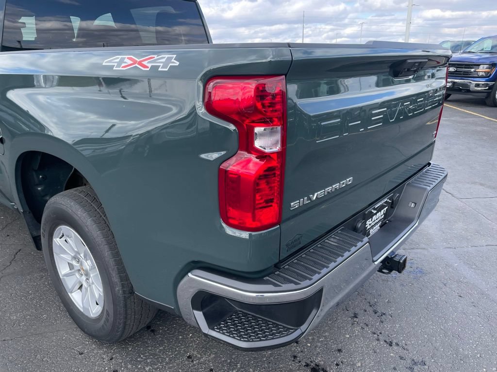 Used 2025 Chevrolet Silverado 1500 LT AWD/4WD image 27