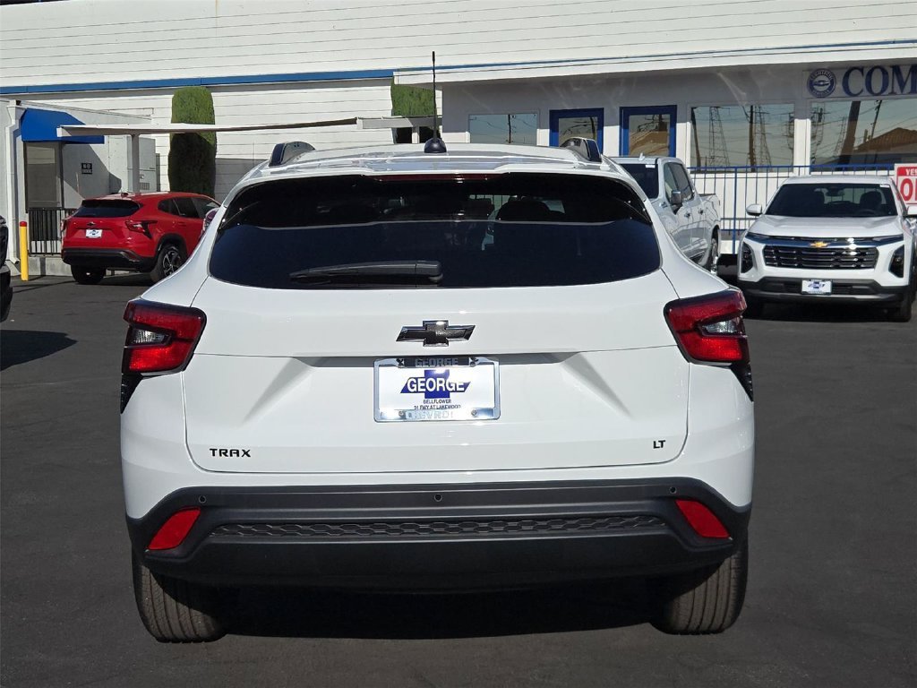 New 2026 Chevrolet Trax LT w/ Driver Confidence Package FWD image 30