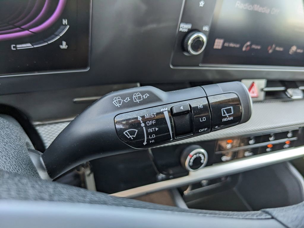 Certified 2025 Kia Sportage LX image 30