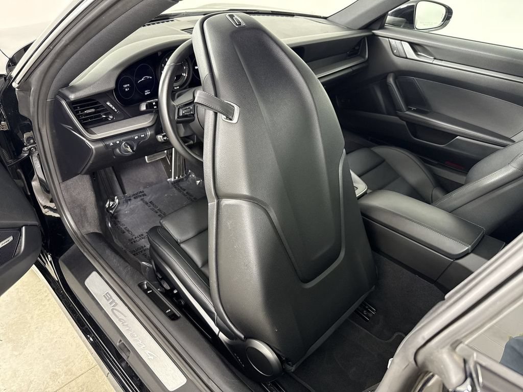 Certified 2024 Porsche 911 Carrera 4 AWD/4WD image 26