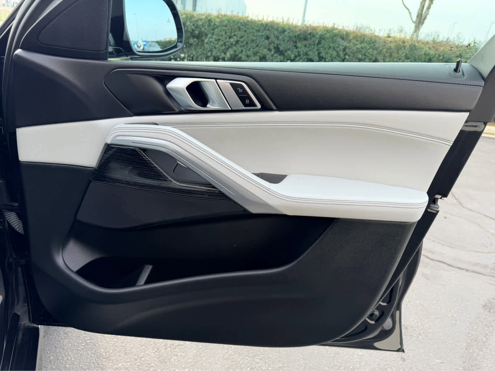 Used 2024 BMW X6 xDrive40i w/ Parking Assistance Package image 22