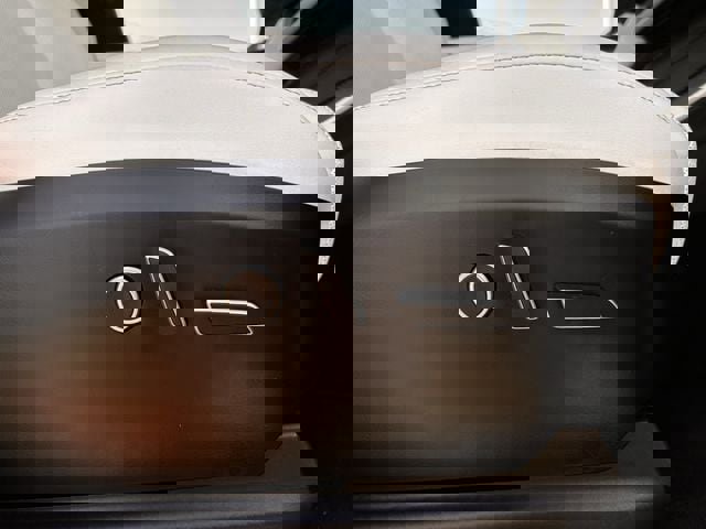 Used 2023 Tesla Model X Plaid image 25