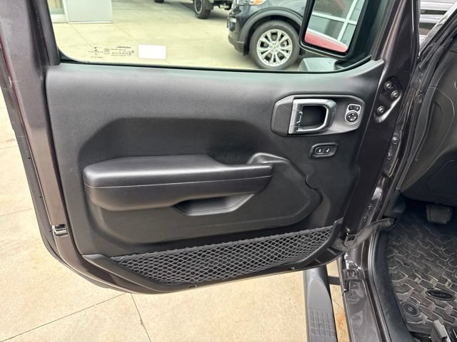 Used 2018 Jeep Wrangler Sport AWD/4WD image 13