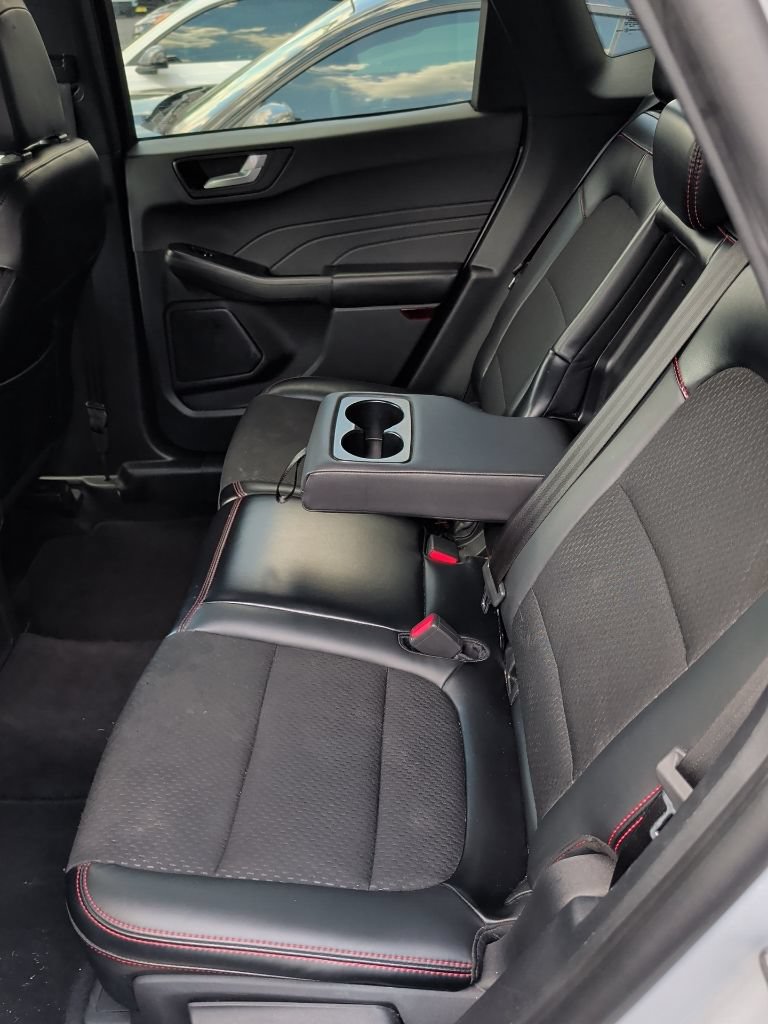 Certified 2025 Ford Escape ST-Line AWD/4WD image 9