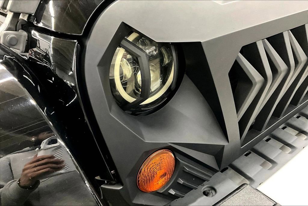 Used 2012 Jeep Wrangler Sahara w/ Connectivity Group image 29