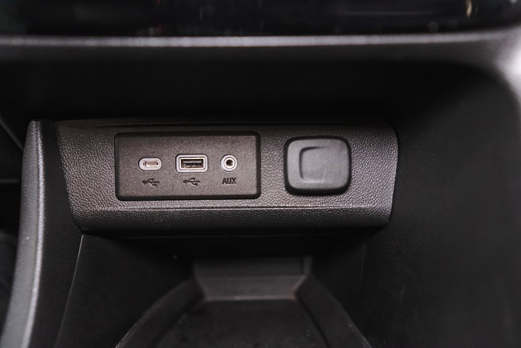 Used 2021 Buick Encore GX Essence image 19