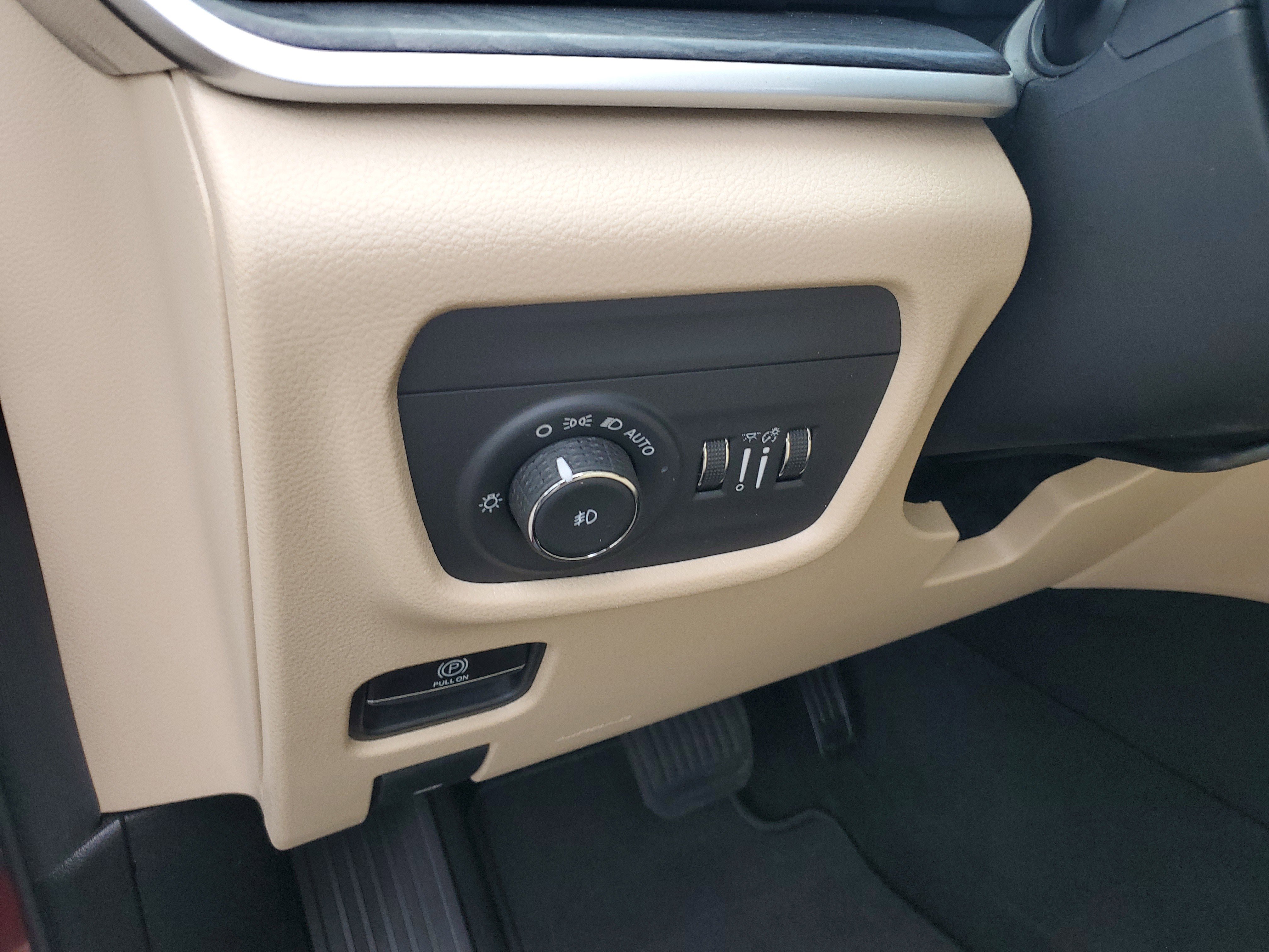 Used 2022 Jeep Grand Cherokee L Limited image 16