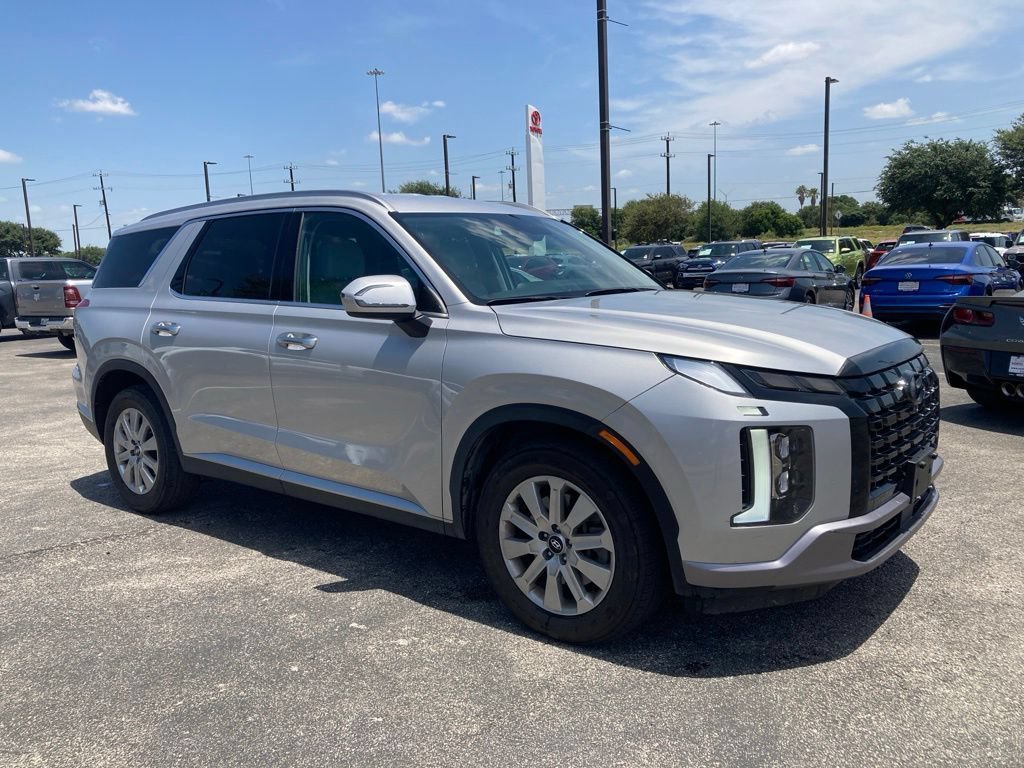 Used 2025 Hyundai Palisade SEL FWD image 2