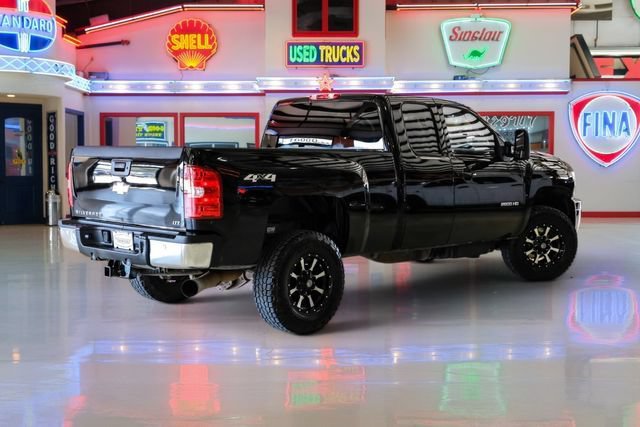 Used 2011 Chevrolet Silverado 2500 LTZ w/ LTZ Plus Package AWD/4WD image 3