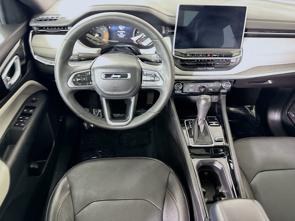 Used 2023 Jeep Compass Limited w/ Elite Group image 3
