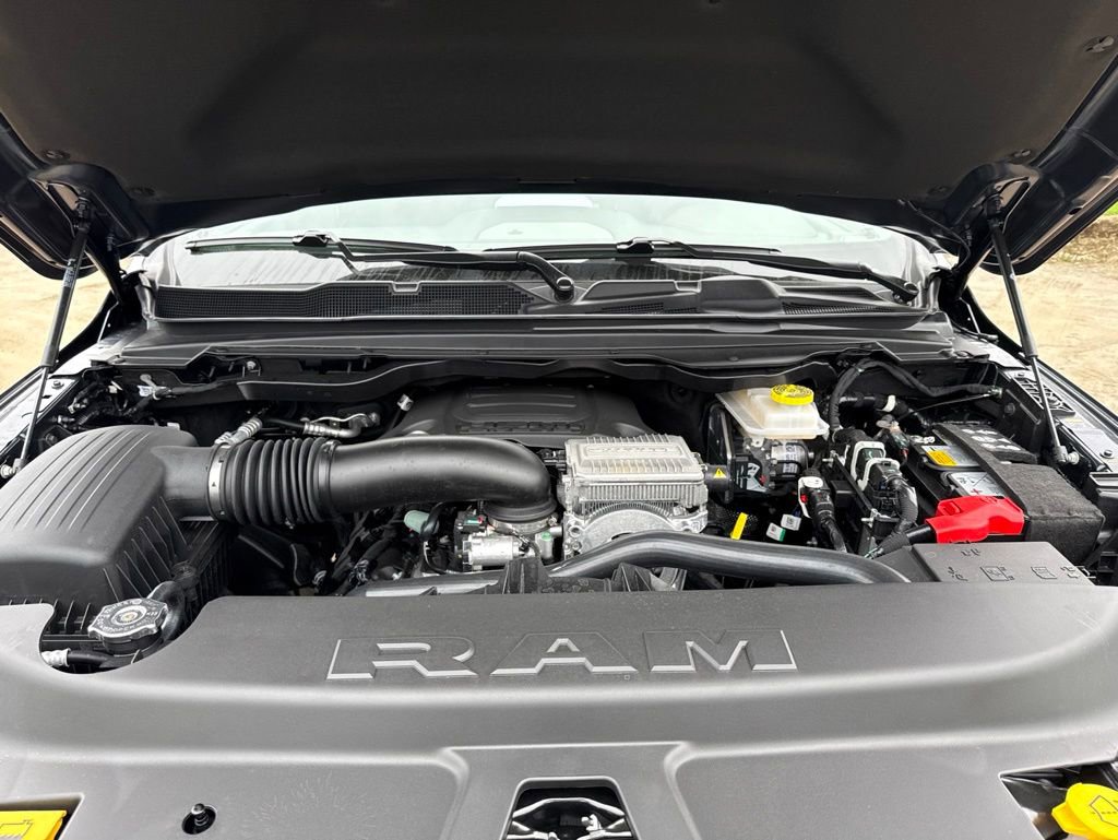New 2026 RAM 1500 Laramie w/ Night Edition AWD/4WD image 32