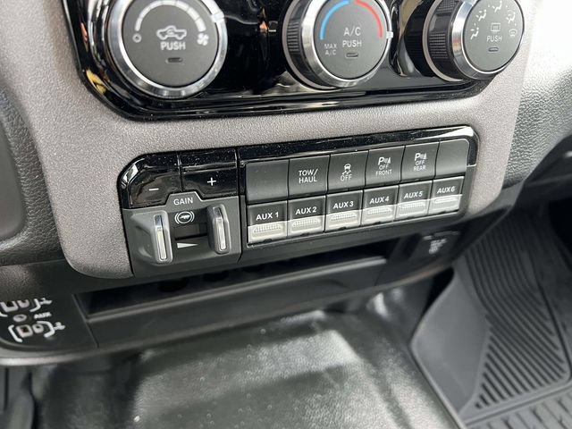 New 2026 RAM 2500 Tradesman w/ Chrome Appearance Group AWD/4WD image 19