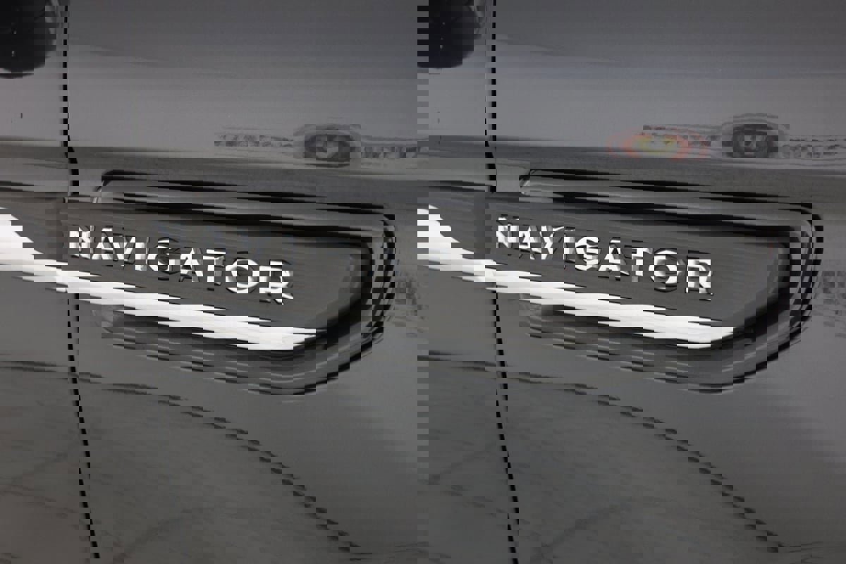 Used 2023 Lincoln Navigator Reserve image 17