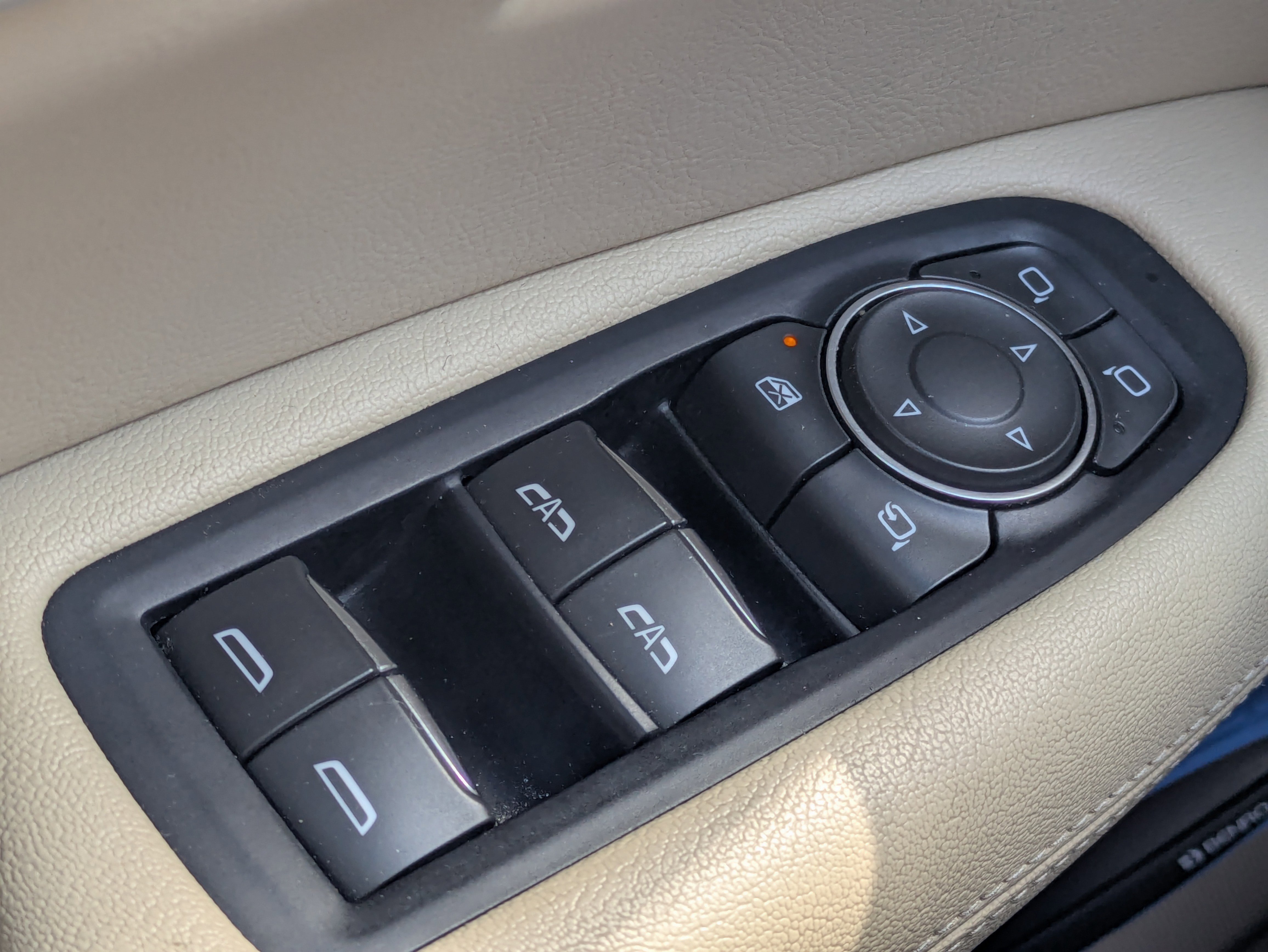 Used 2017 Cadillac XT5 Luxury w/ Driver Awareness Package image 85