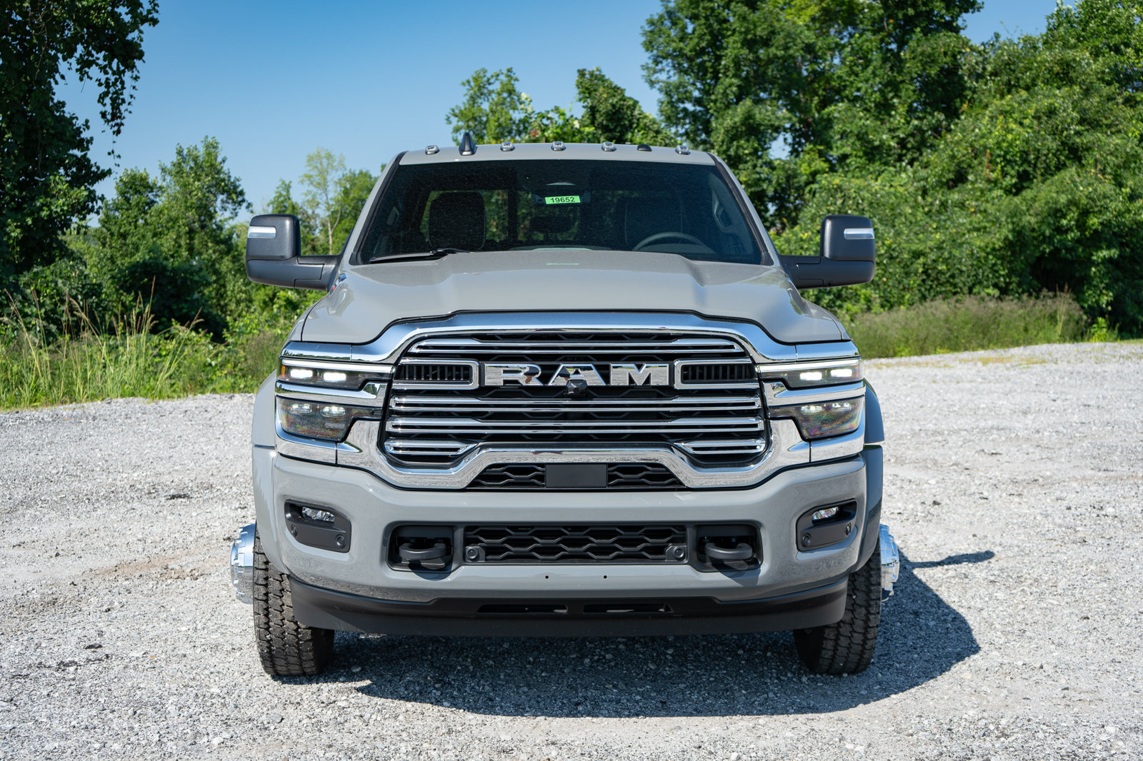 New 2026 RAM 4500 4x4 Crew Cab DRW w/ Laramie Trim Package image 2