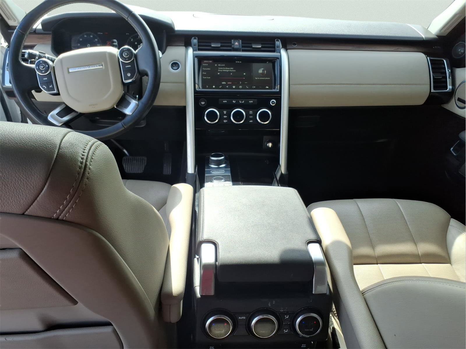 Used 2018 Land Rover Discovery HSE AWD/4WD image 14