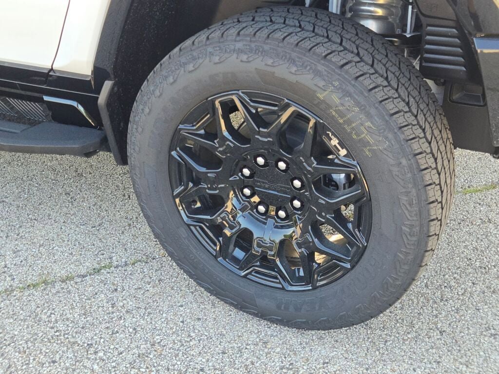 New 2025 GMC Hummer EV 2X image 17