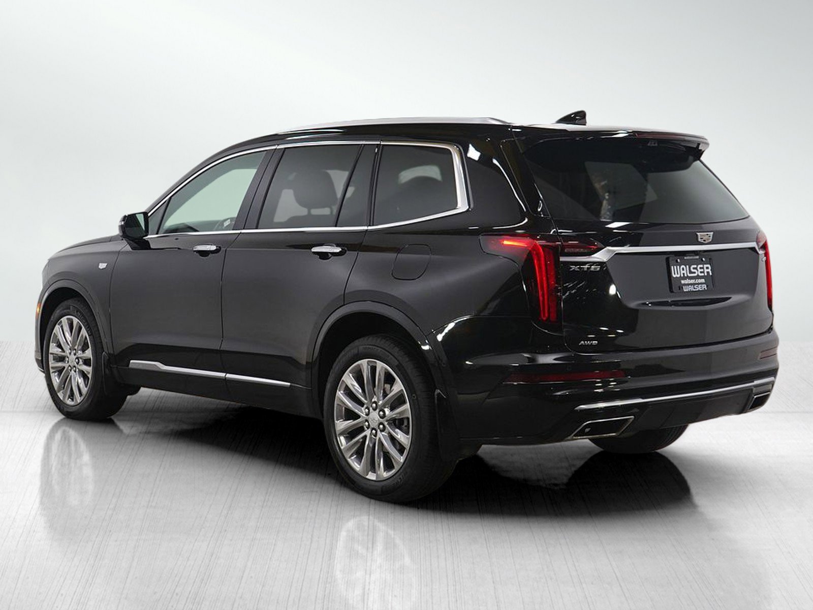 Used 2022 Cadillac XT6 Premium Luxury w/ Platinum Package image 3
