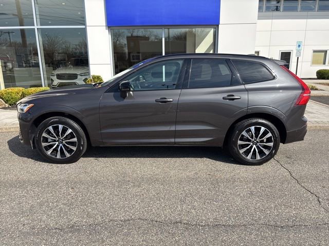 Used 2025 Volvo XC60 B5 Plus AWD/4WD image 2