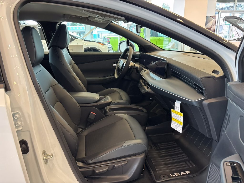 New 2026 Nissan Leaf SV+ w/ Floor Mat Package (SV+) FWD image 20