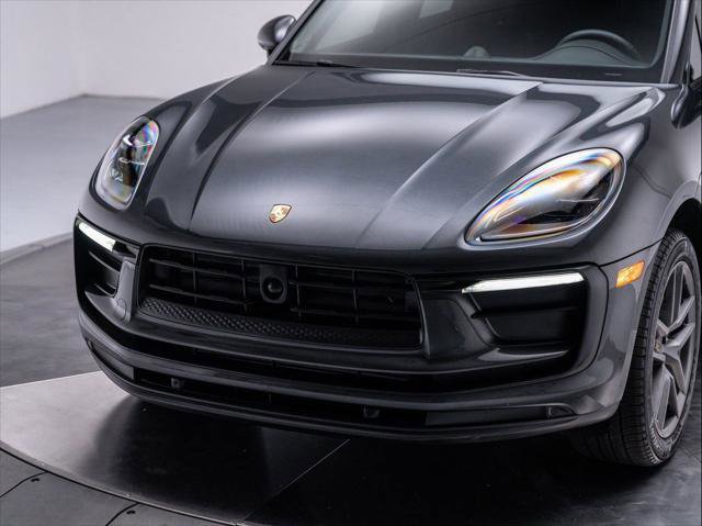 Used 2024 Porsche Macan image 11