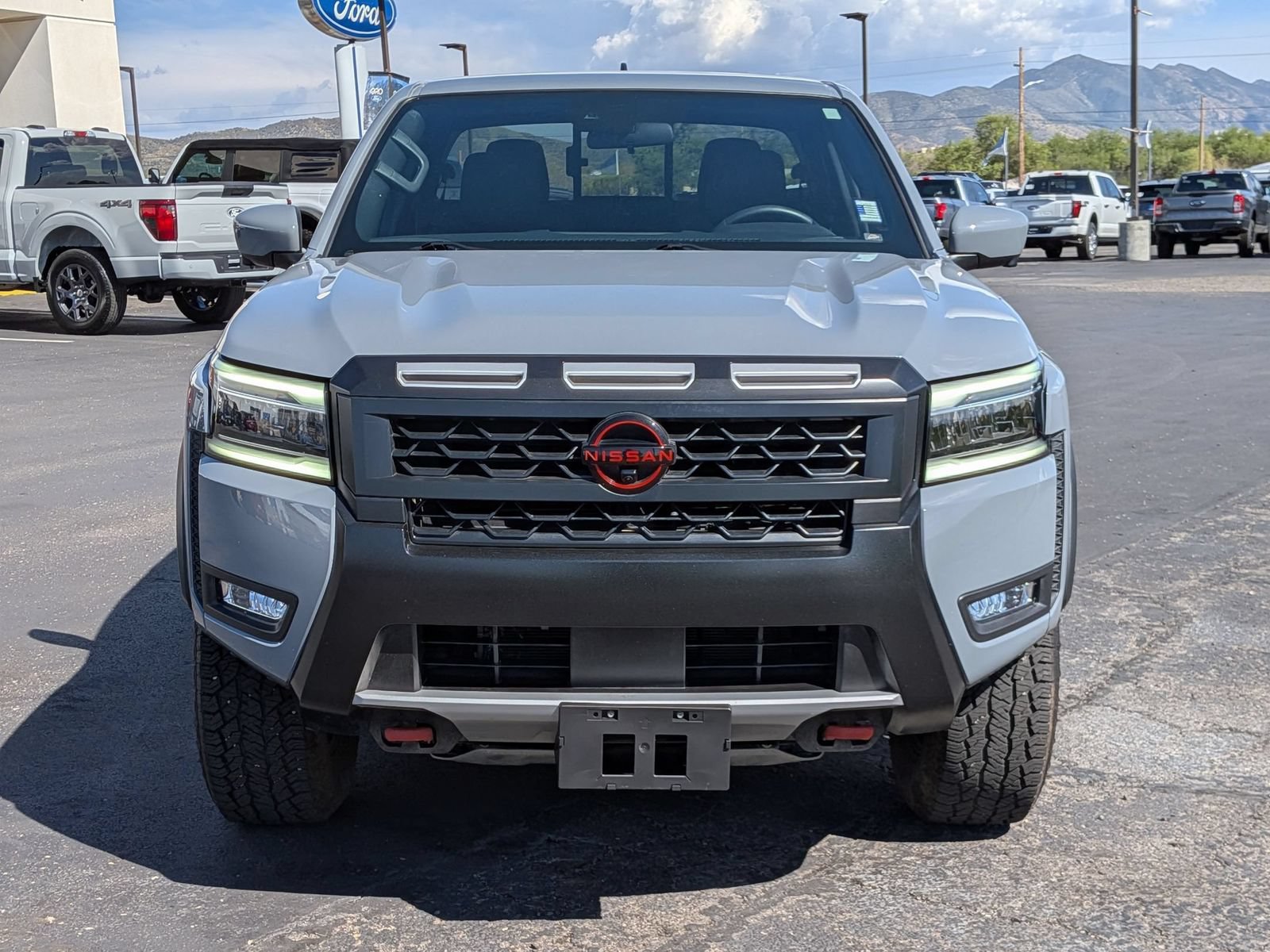 Used 2025 Nissan Frontier PRO-4X w/ Pro Convenience Package AWD/4WD image 2