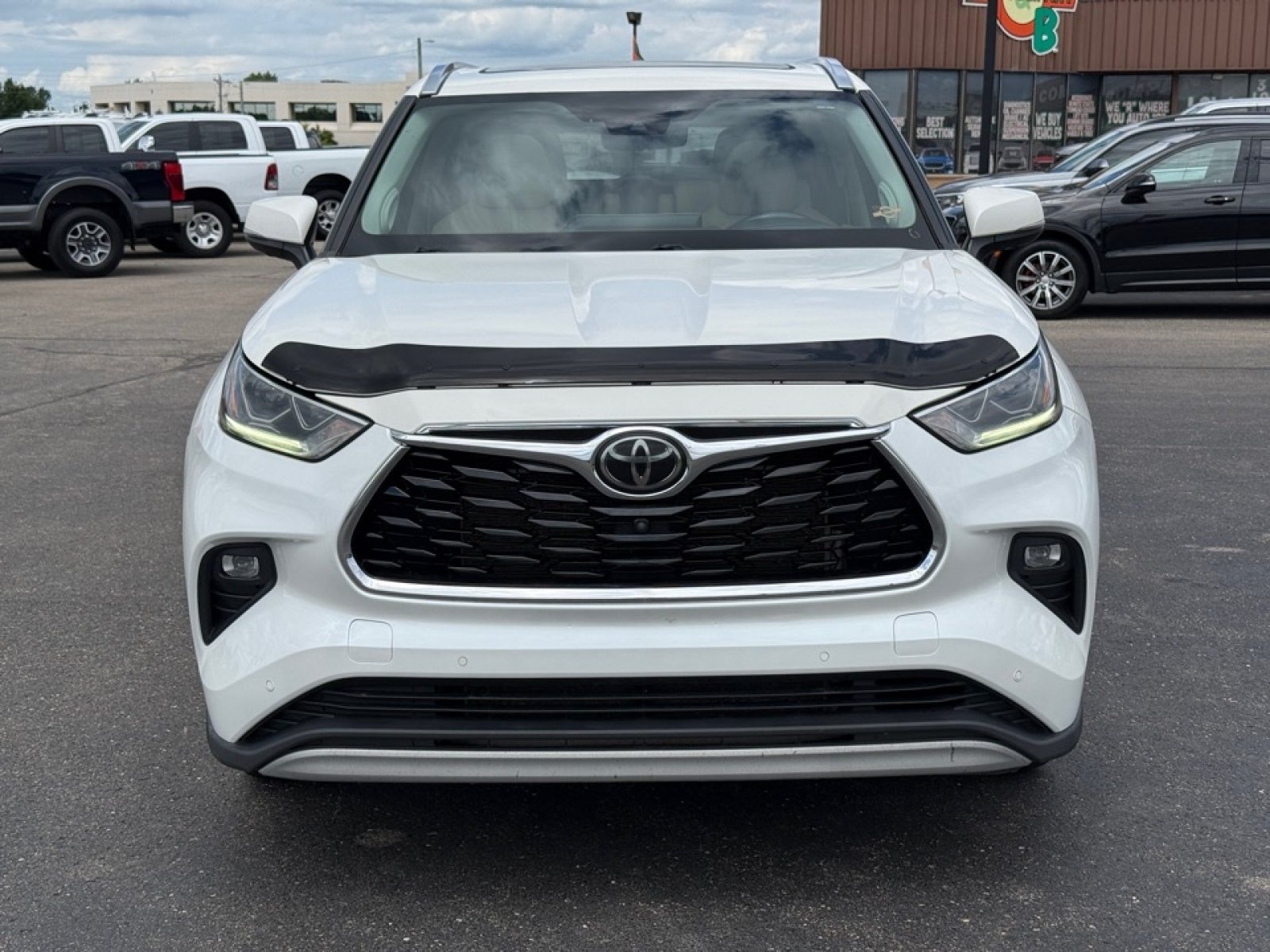 Used 2021 Toyota Highlander Limited AWD/4WD image 3