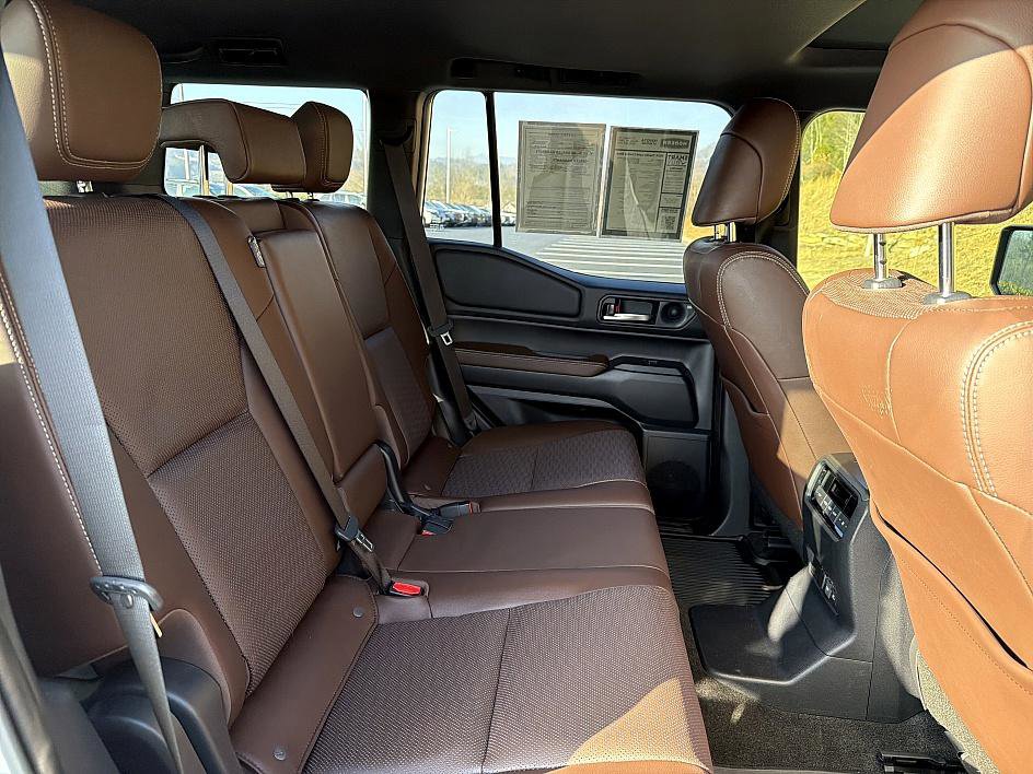 Certified 2024 Toyota Land Cruiser Base image 21