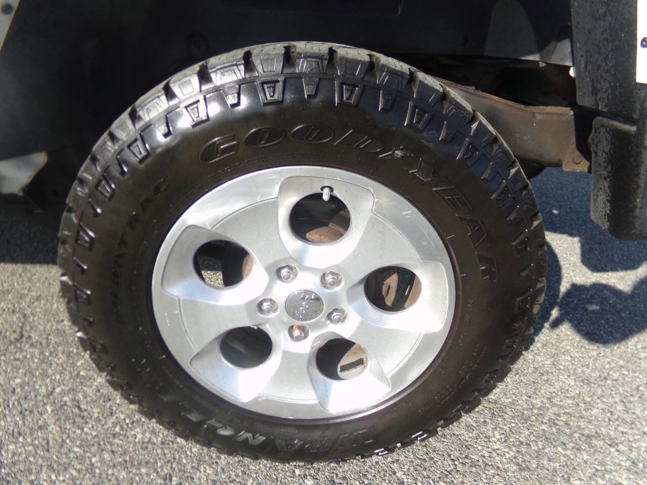 Used 2017 Jeep Wrangler Unlimited Sahara image 15