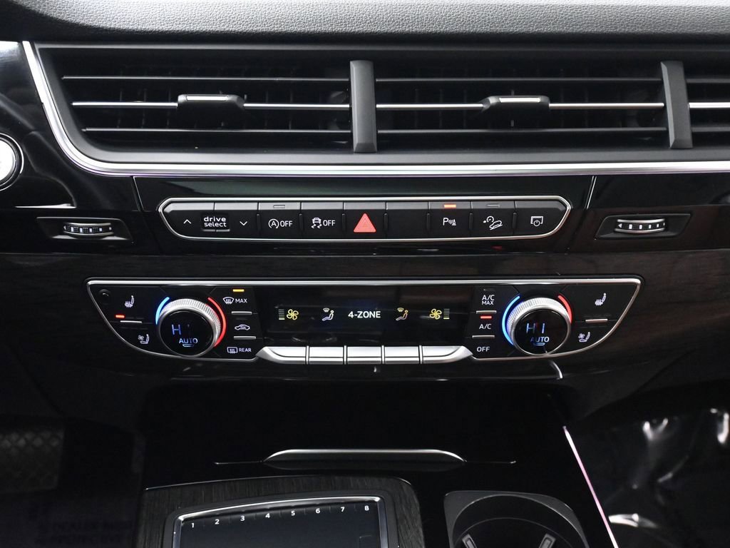 Used 2018 Audi Q7 3.0T Prestige image 38