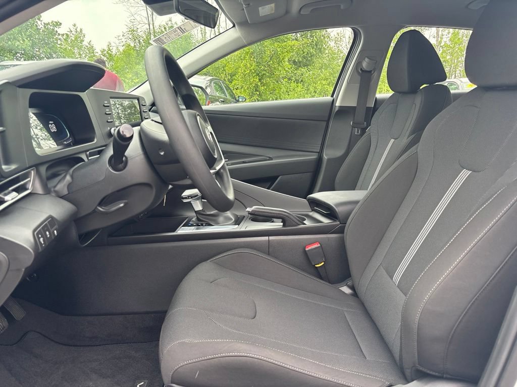 New 2026 Hyundai Elantra SE FWD image 10