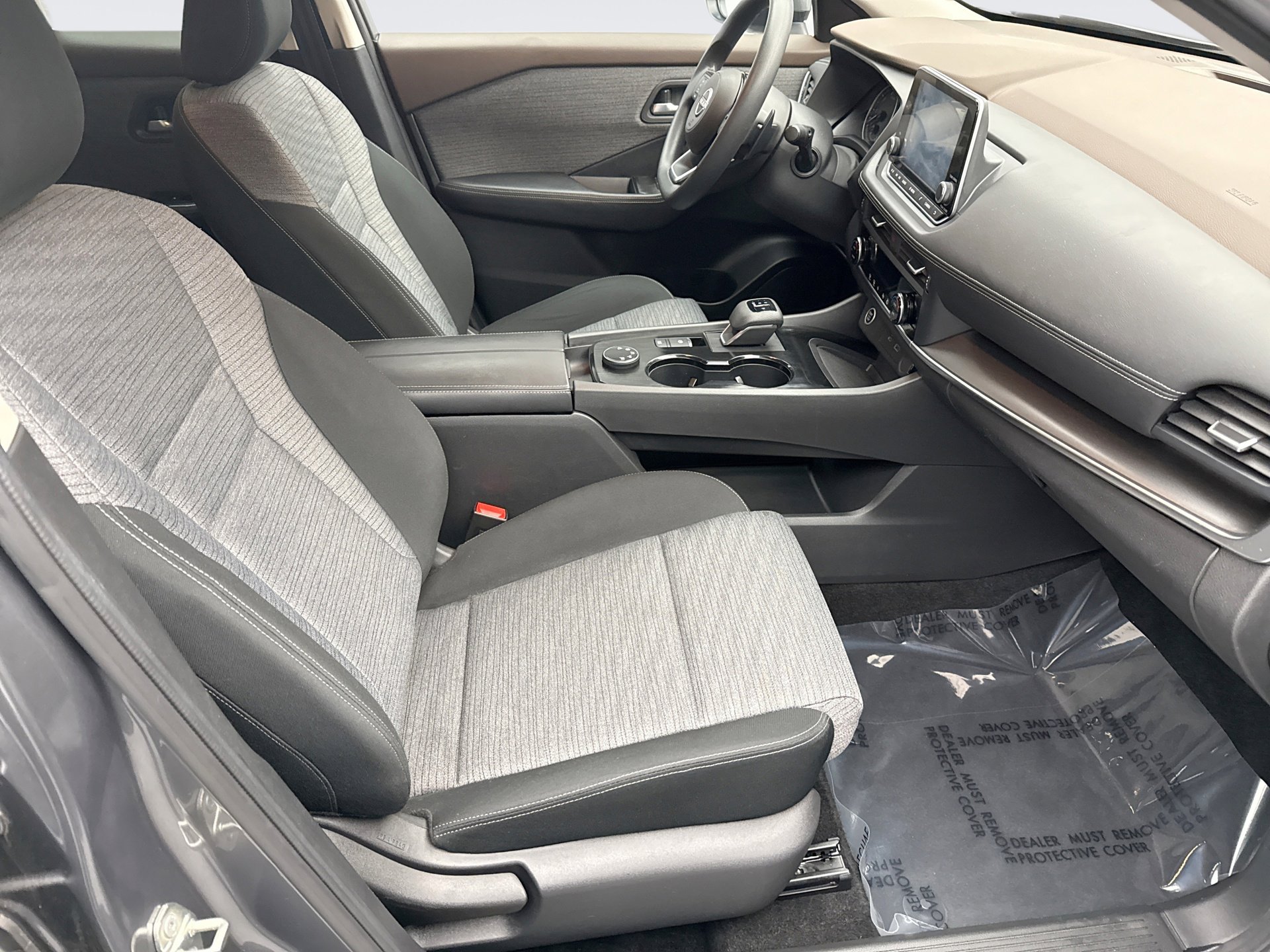 Used 2023 Nissan Rogue SV image 16