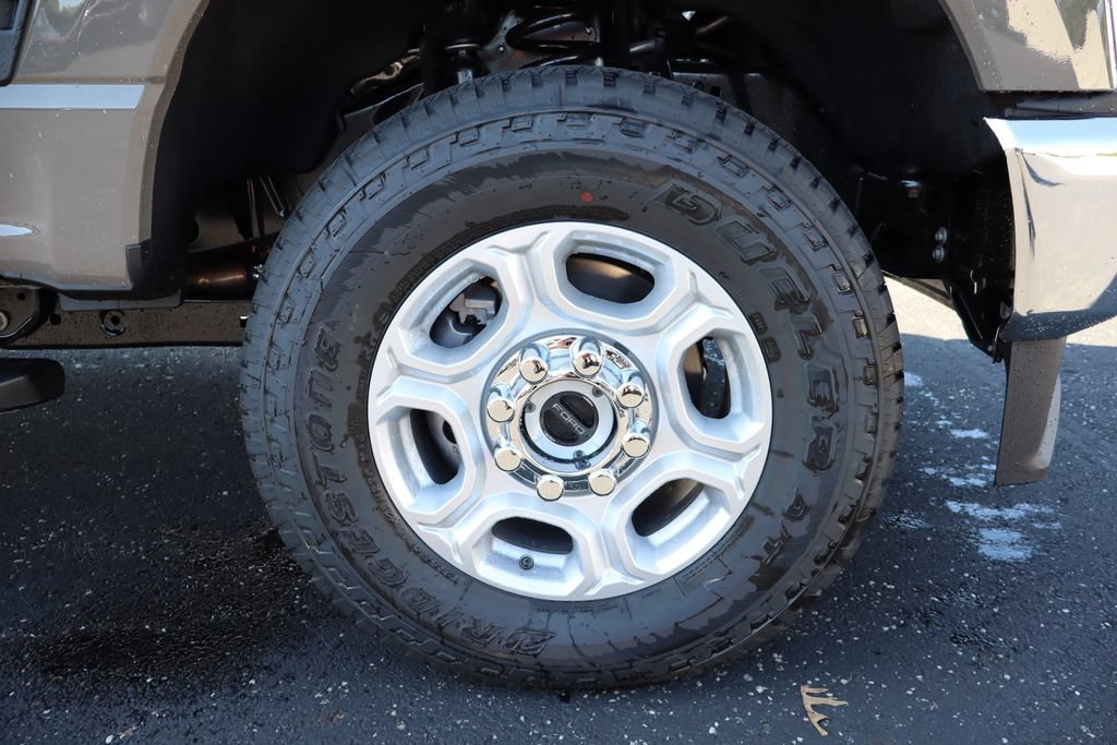 New 2026 Ford F350 XLT w/ FX4 Off-Road Package AWD/4WD image 11