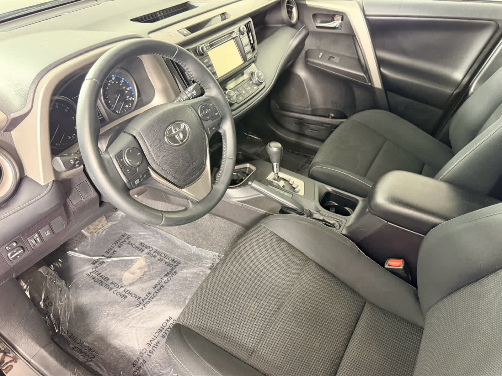 Used 2018 Toyota RAV4 XLE FWD image 11