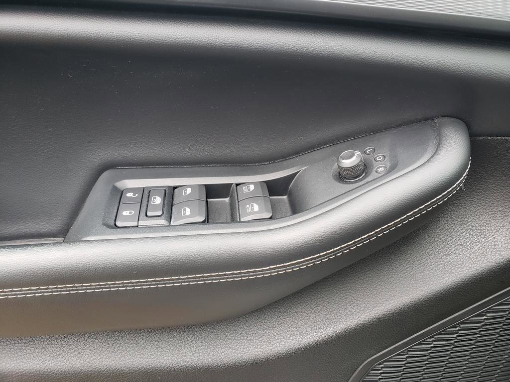 Used 2023 Jeep Grand Cherokee L Laredo image 34