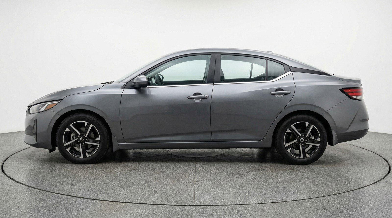 Used 2025 Nissan Sentra SV image 5