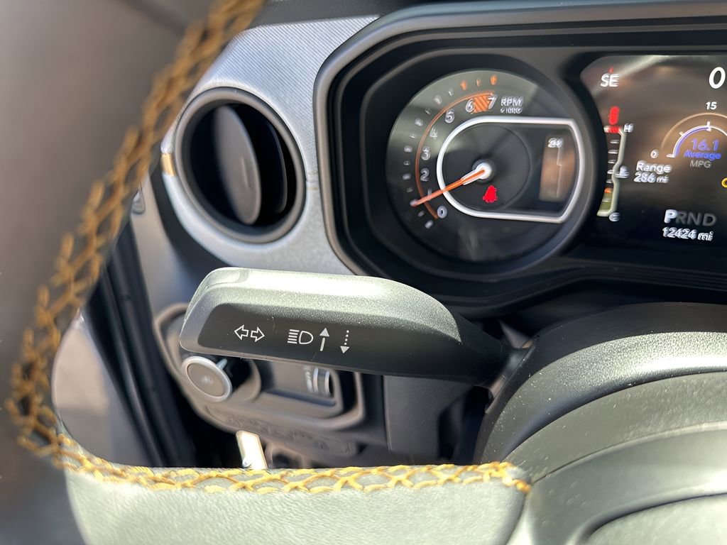 Used 2024 Jeep Wrangler Willys image 32