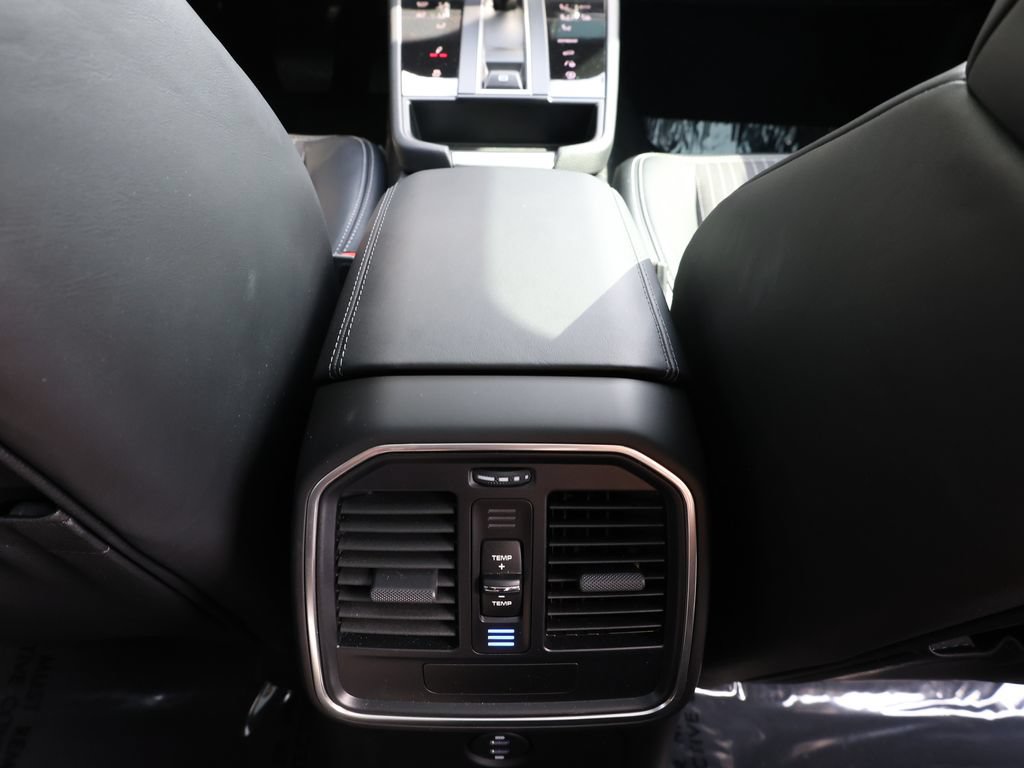 Used 2025 Porsche Macan Turbo AWD/4WD image 25