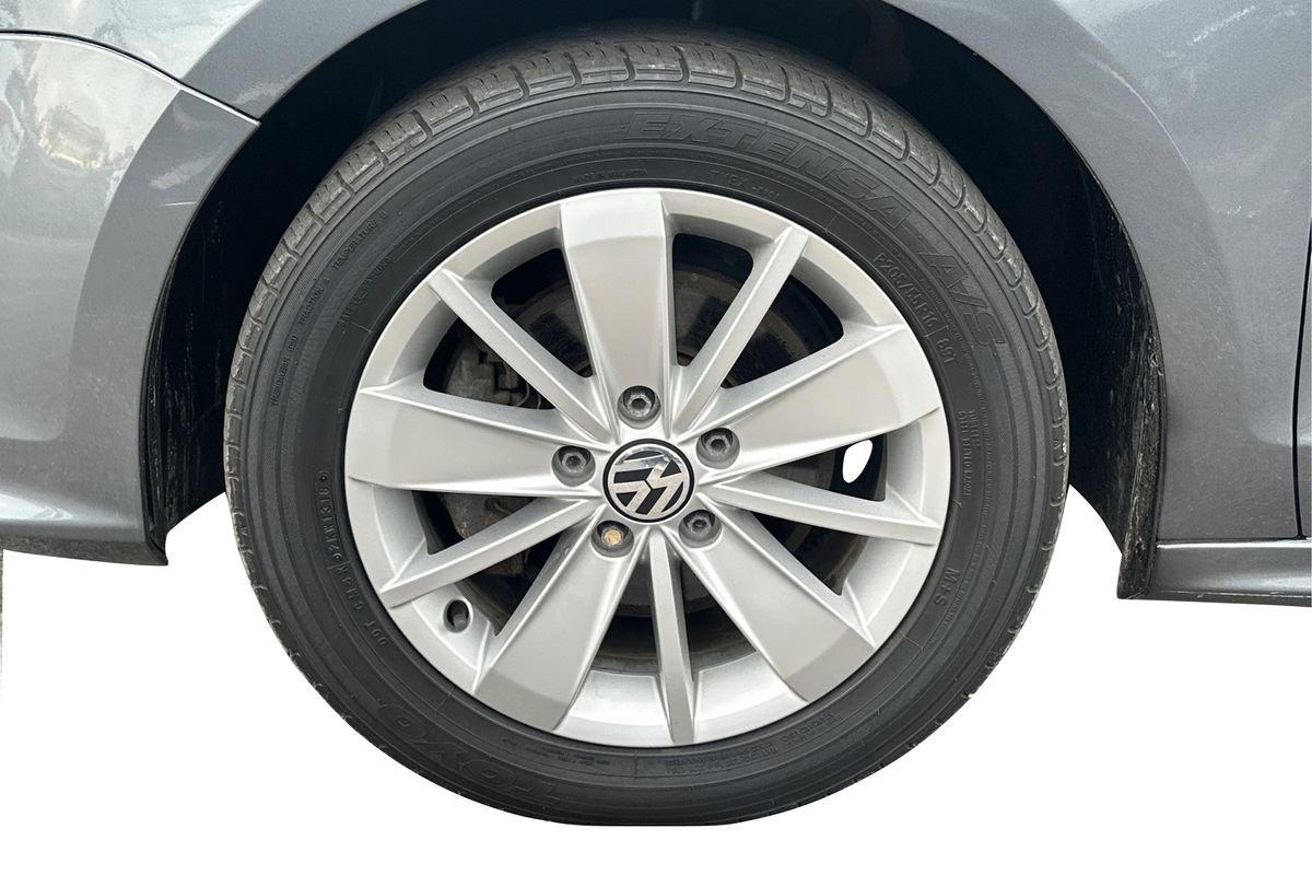 Used 2015 Volkswagen Jetta SE image 26