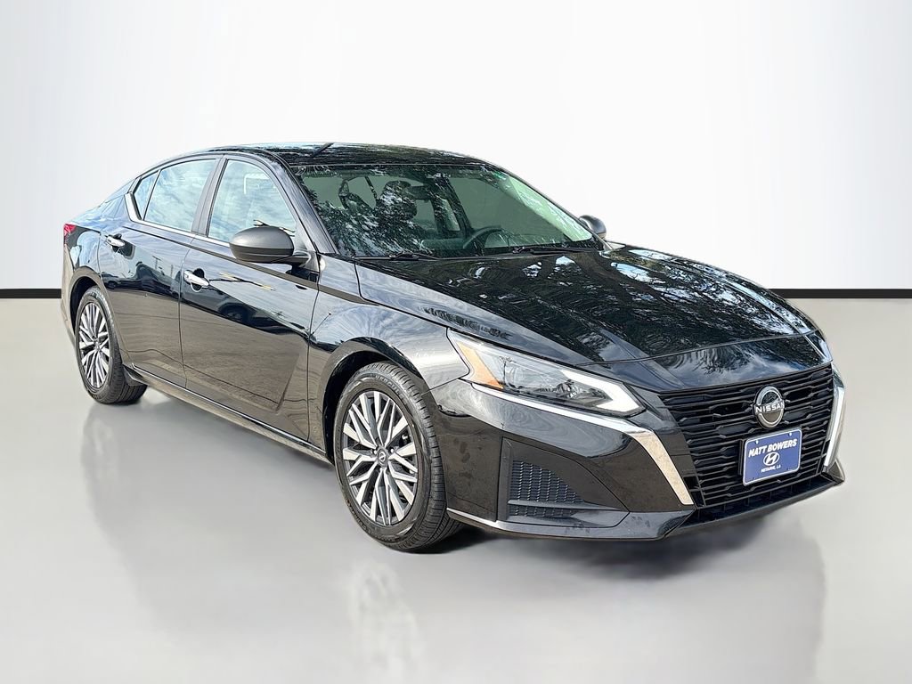 Used 2024 Nissan Altima 2.5 SV image 3