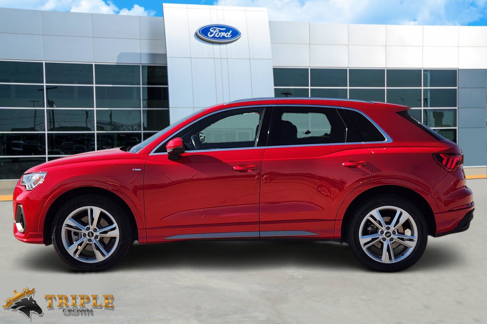 Used 2023 Audi Q3 2.0T Premium Plus w/ Premium Plus Package AWD/4WD image 3