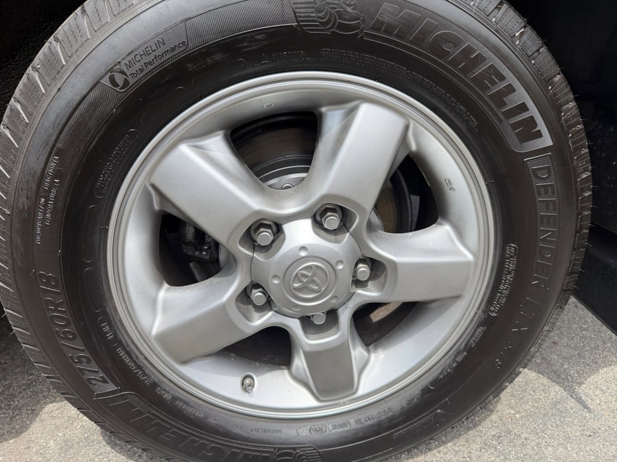 Used 2007 Toyota Land Cruiser AWD/4WD image 21