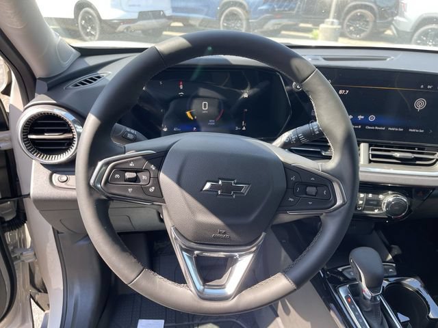 New 2026 Chevrolet Trax ACTIV w/ Sunroof Package FWD image 14
