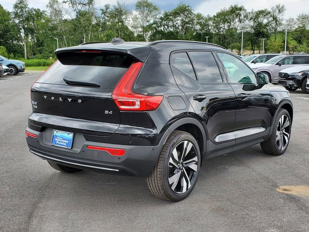 New 2026 Volvo XC40 B4 Plus w/ Protection Package Premier FWD image 25