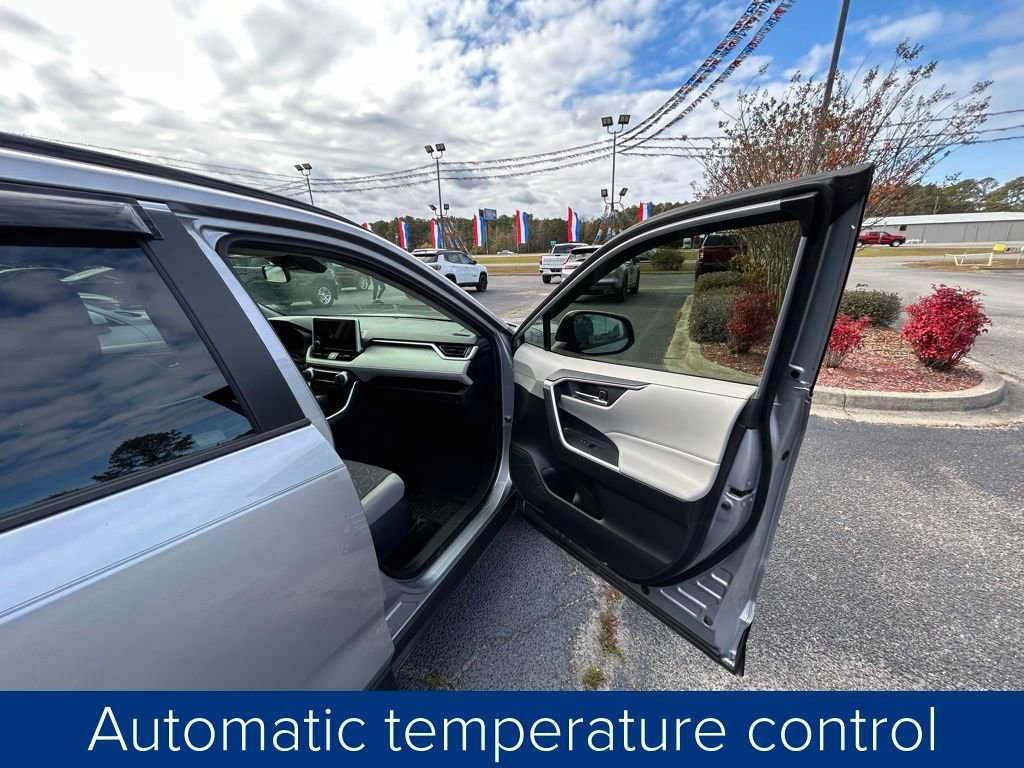 Used 2023 Toyota RAV4 XLE image 25