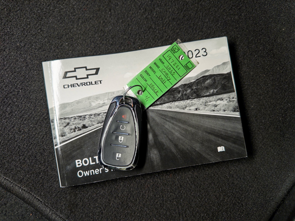 Used 2023 Chevrolet Bolt EUV LT w/ Driver Confidence Package FWD image 21