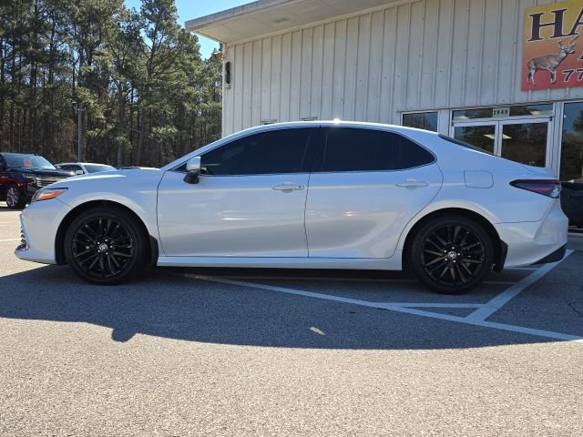 Used 2022 Toyota Camry XLE w/ Navigation Upgrade Package image 2